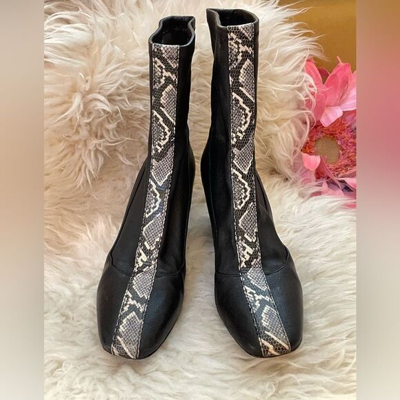 Donald J. Pliner Gian Snake Embossed Boots Stretch 6.5 - Picture 3 of 9